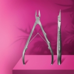 Πενσάκι ονυχοκρύπτωσης STALEKS PRO EXPERT 61 12mm με safe άκρες και επιμηκυμένες λαβές σε παρουσίαση με φόντο.