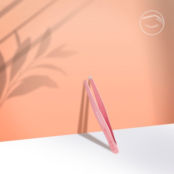 STALEKS Beauty & Care 11/3 – λαβίδα φρυδιών σε φωτογράφηση με ροδακινί φόντο