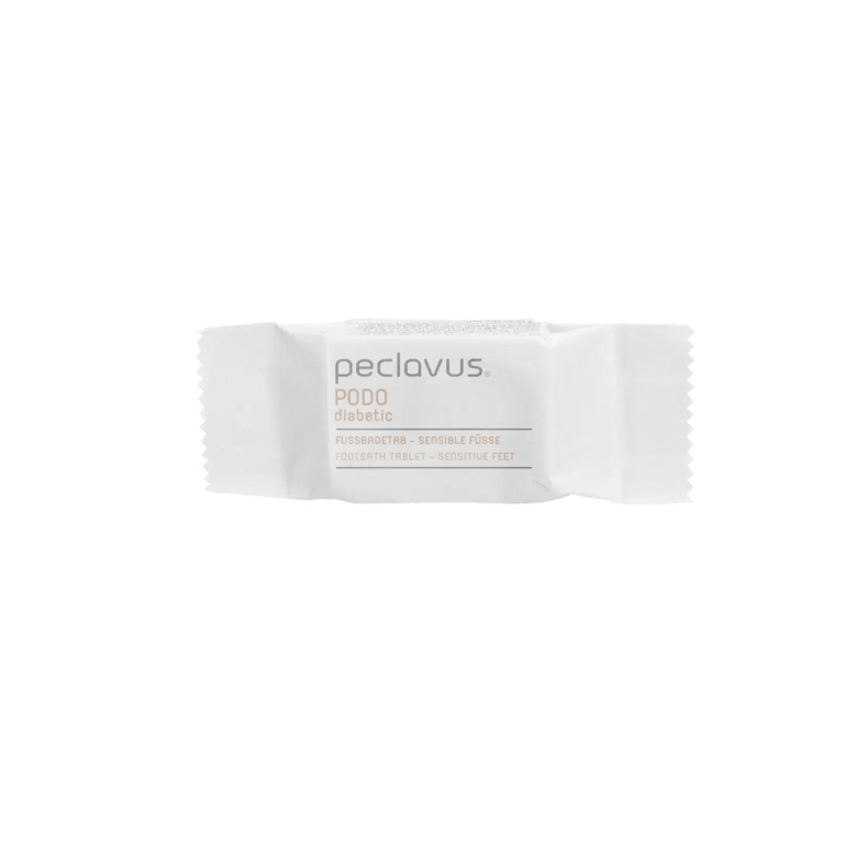 Συσκευασία peclavus® PODOdiabetic ταμπλέτας ποδόλουτρου 18g με μικροάργυρο για καθαρισμό και προστασία ευαίσθητων ποδιών