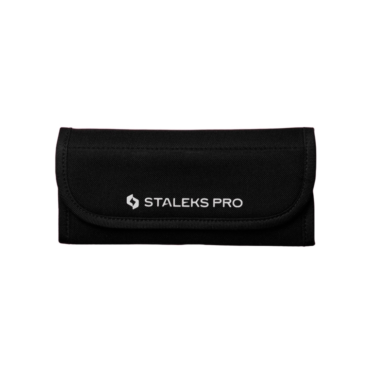 STALEKS Επαγγελματική Υφασμάτινη Θήκη Εργαλείων CS-14 – κλειστή, με λογότυπο STALEKS PRO σε μαύρο ύφασμα.