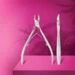 Πενσάκι επωνυχίων STALEKS PRO EXPERT 90 5mm σε παρουσίαση με φόντο.