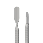 Κοντινή λήψη εργαλείου STALEKS EXPERT 90 TYPE 2 – αριστερά στρογγυλεμένο φαρδύ pusher, δεξιά λοξό pusher για απομάκρυνση σκληρών επωνυχίων.