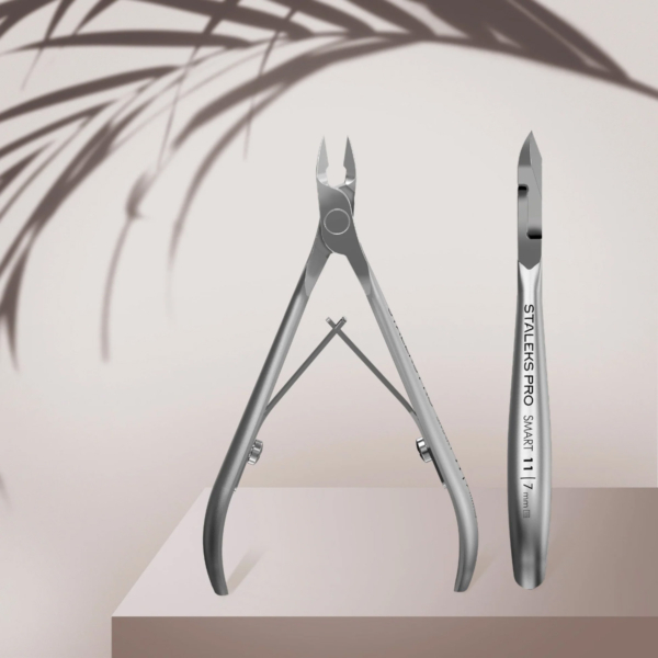 STALEKS PRO SMART 11 7mm σε ανοιχτή και πλαϊνή όψη πάνω σε μπεζ βάθρο.